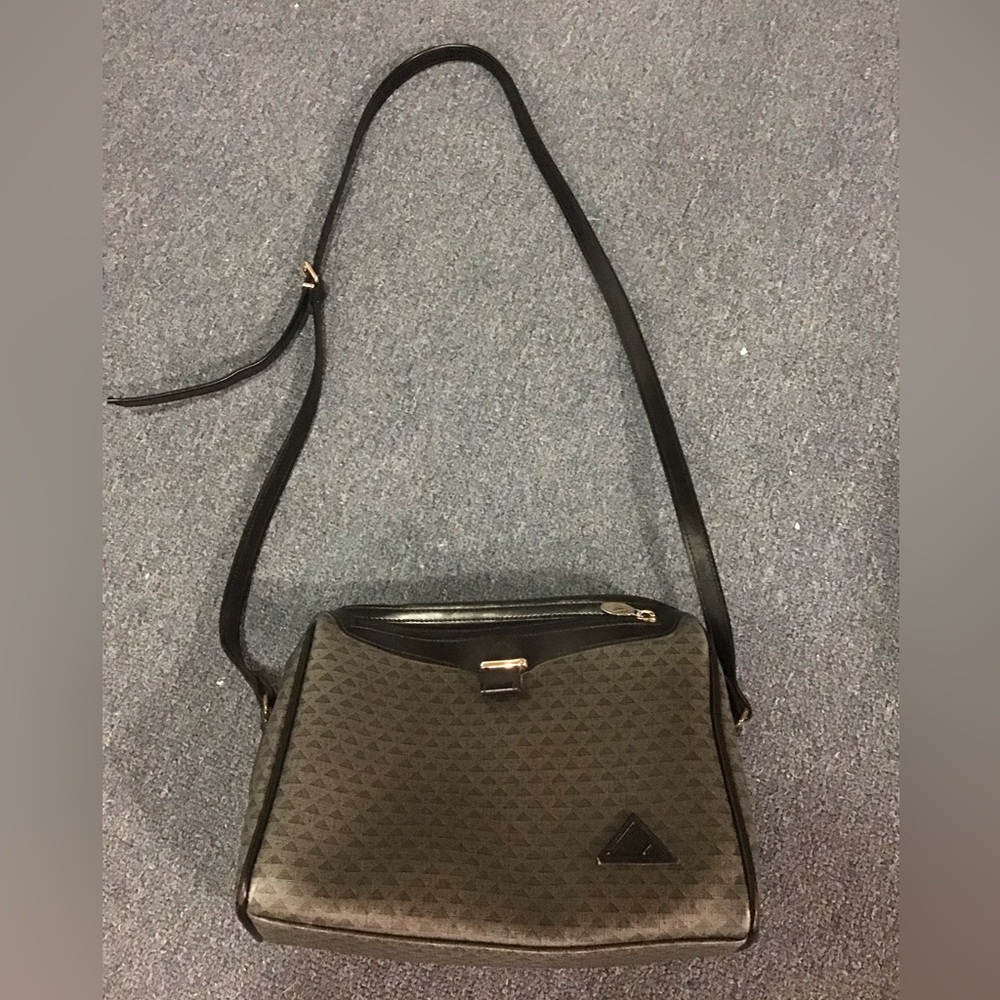LIZ CLAIBORNE VINTAGE 1984 BLACK GREY SIGNATURE PRINT HANDBAG EUC